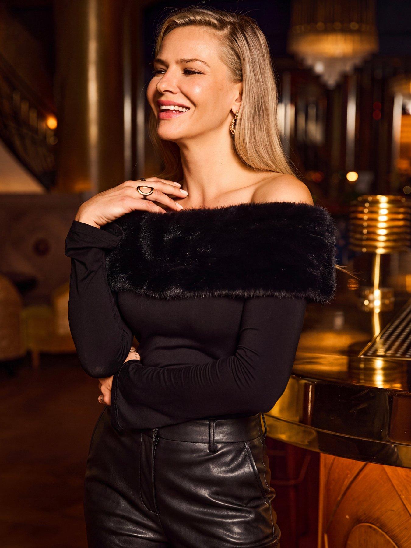 Image 4 of 6 of Sosandar Womens Detachable Faux Fur Trim Bardot Top - Black