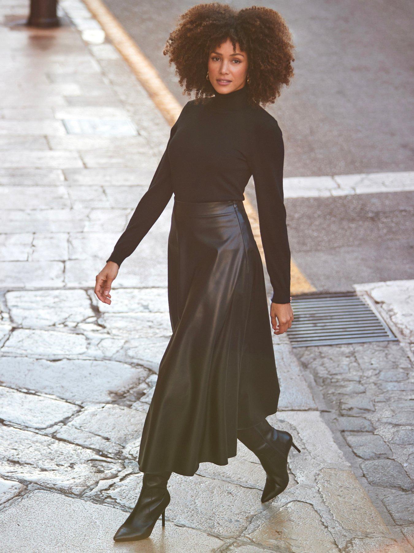 Image 3 of 5 of Sosandar Womens Faux Leather Flared Midaxi Skirt - Black