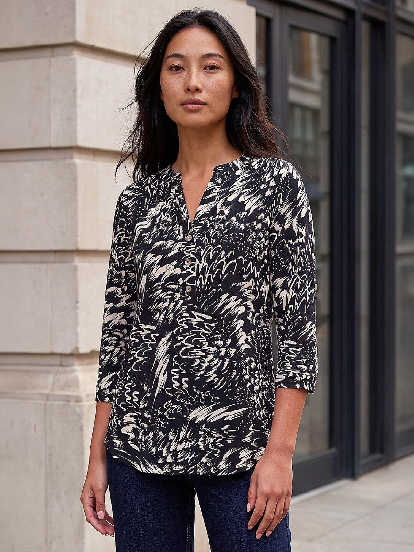 Image 1 of 4 of Roman Womens Petite Abstract Print V-Neck 3/4 Sleeve Shirt - Black