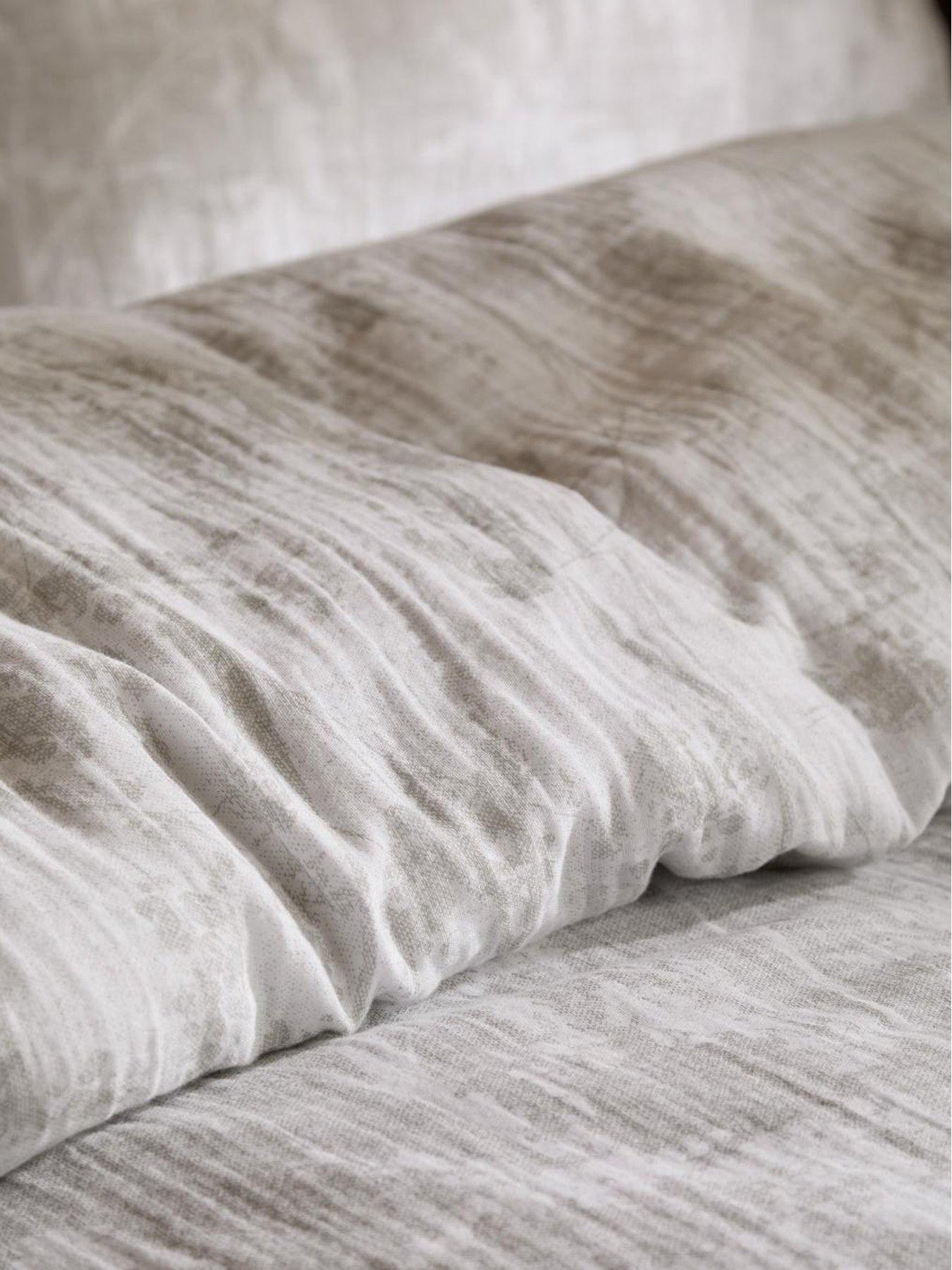 Image 5 of 5 of Voyage Braeflower Super King Duvet Set Natural