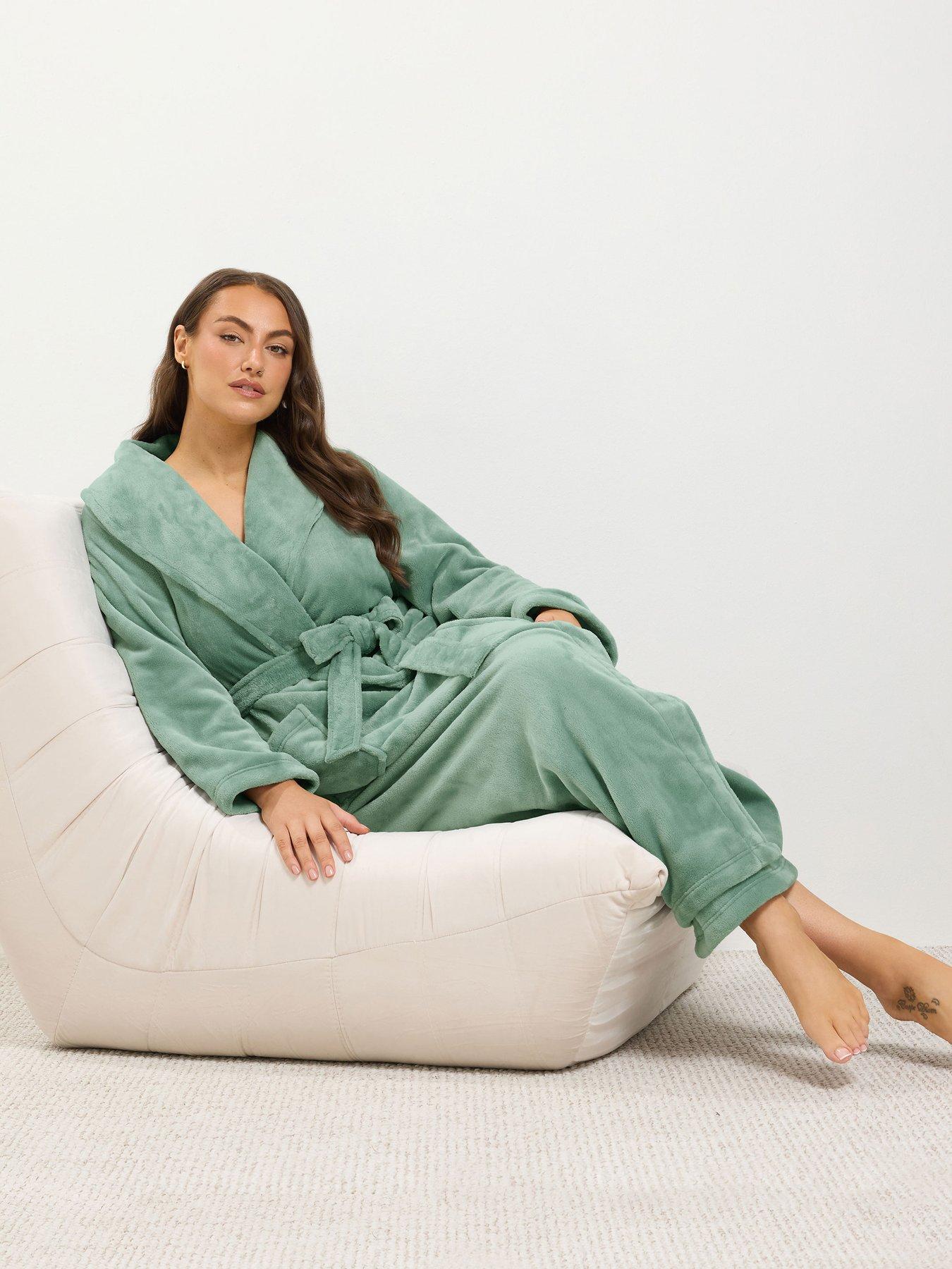 Image 3 of 4 of Yours Curve Super Luxe Shawl Maxi Robe