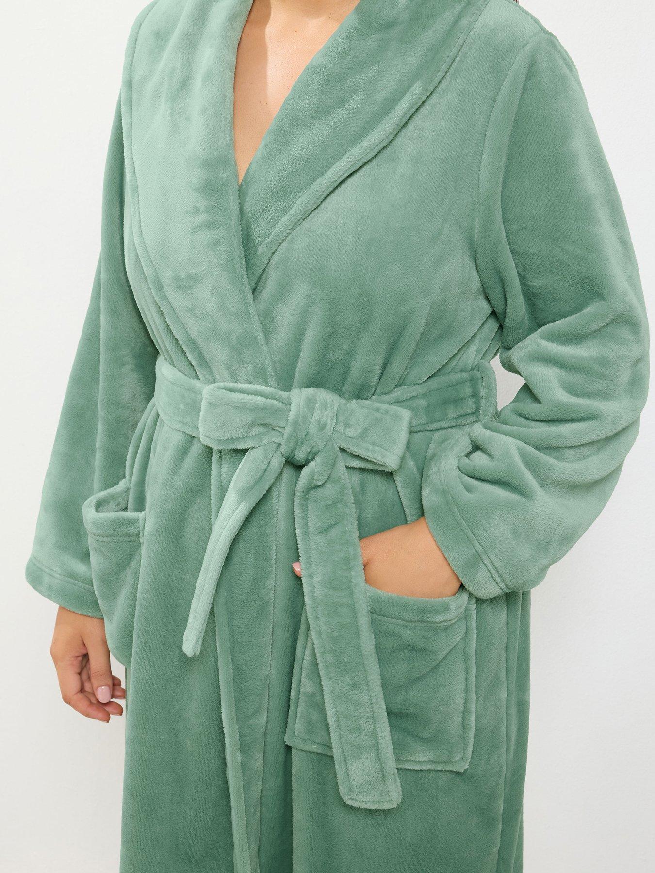 Image 4 of 4 of Yours Curve Super Luxe Shawl Maxi Robe