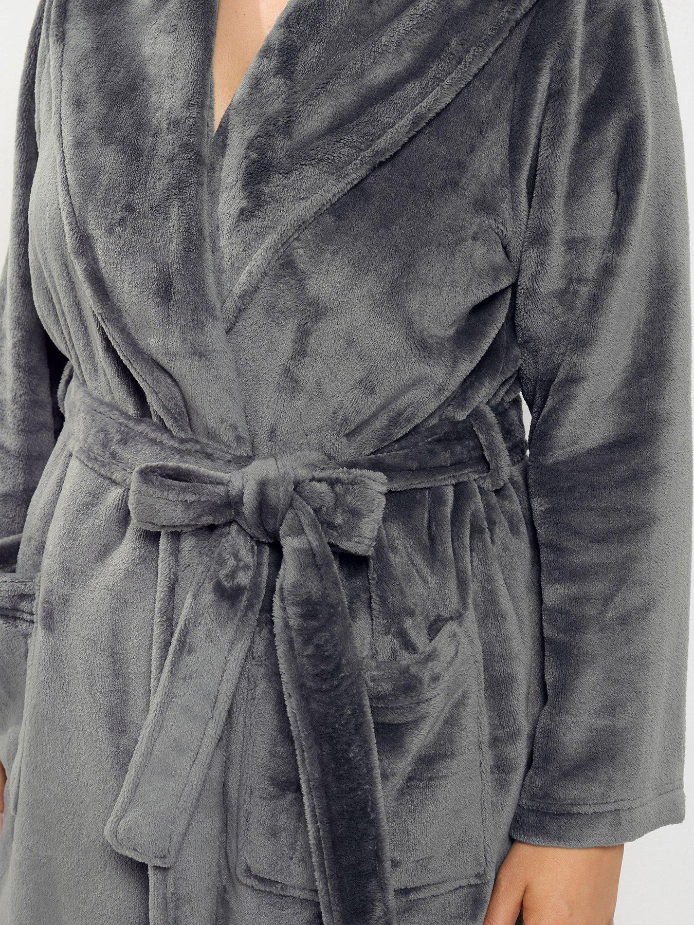 Image 4 of 4 of Yours Curve Super Luxe Shawl Robe