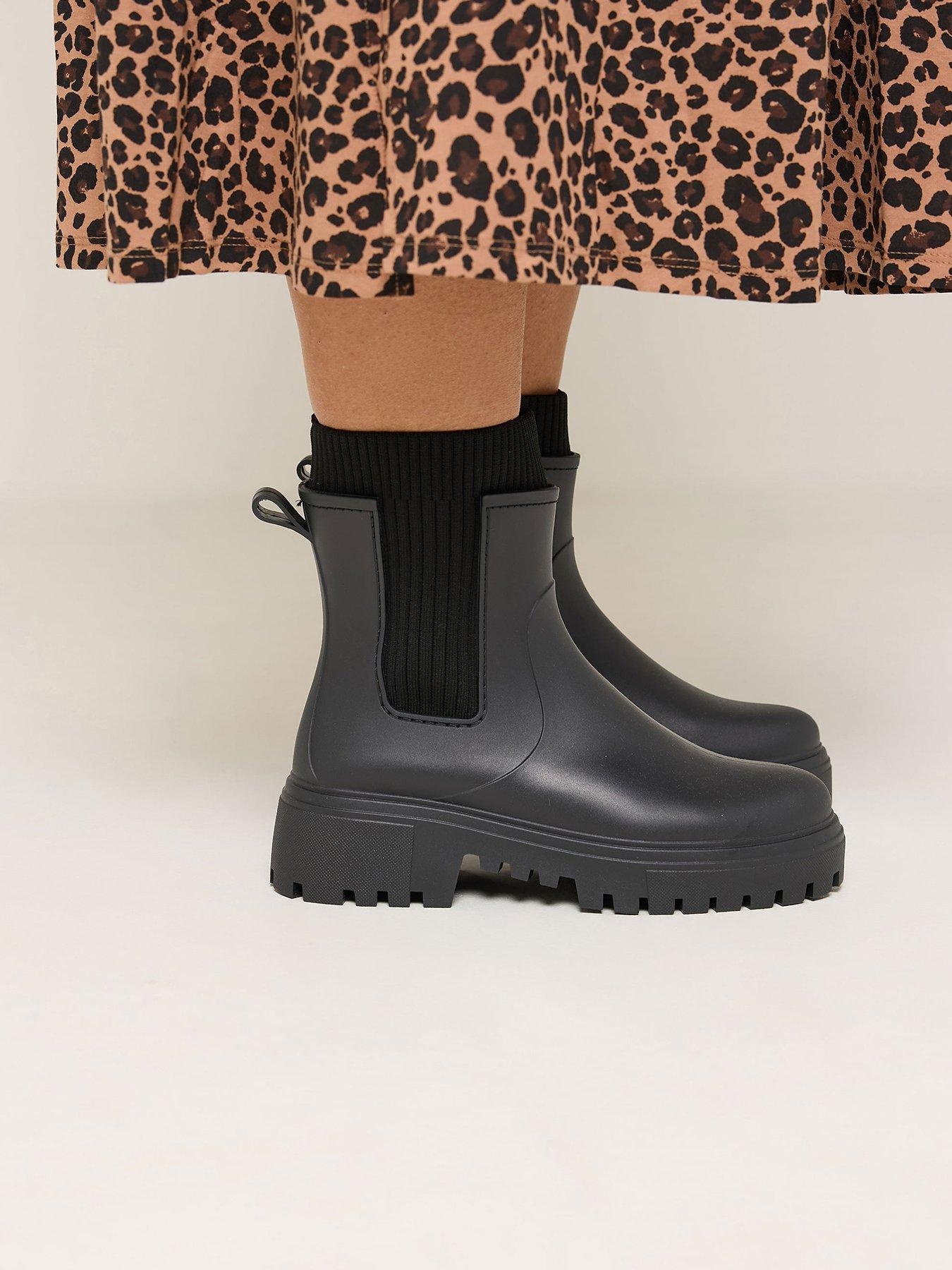 Image 1 of 4 of Yours Womens Ribbed Cuff Chunky Sole Wellington Boots - Black