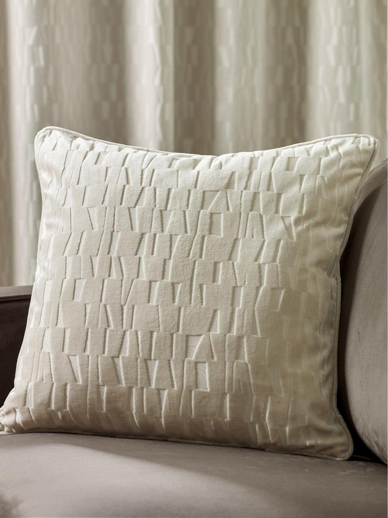 Paoletti Unisex Natural Manhattan Velvet Cushion In 50Cm X 50Cm - Image 4