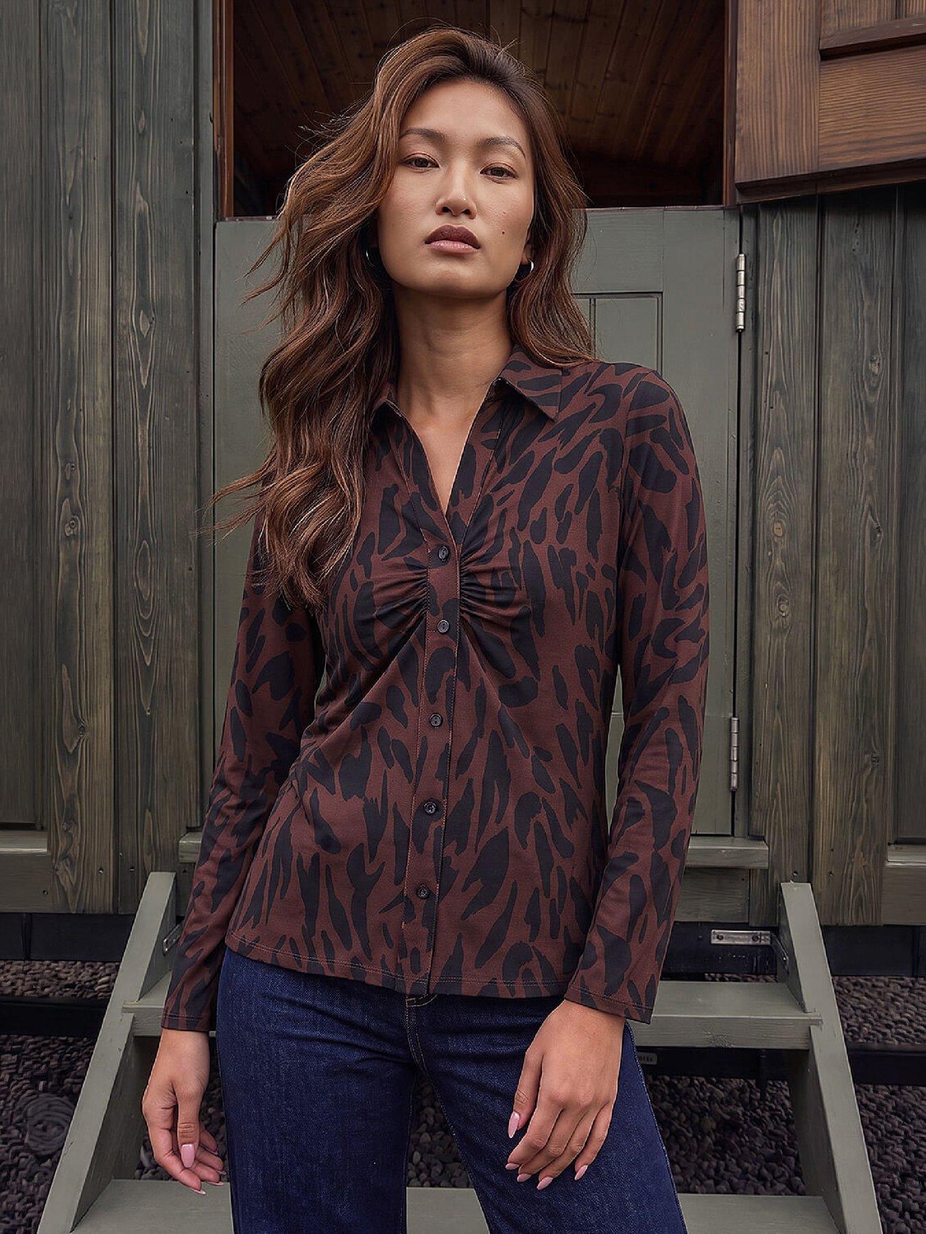 Roman Women's Chocolate Abstract Print V-Neck Blouse Size 16 - Image 6