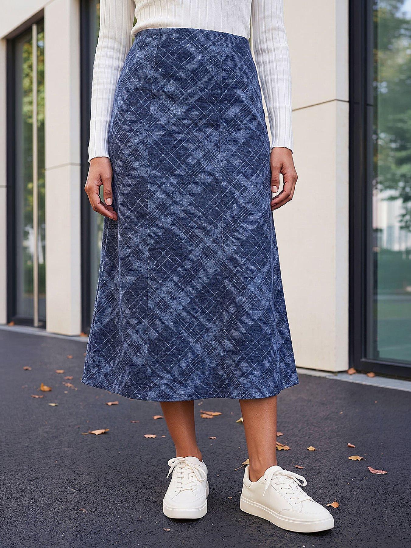 Roman Women's Navy Shadow Check Skirt In Size 18 - Image 2