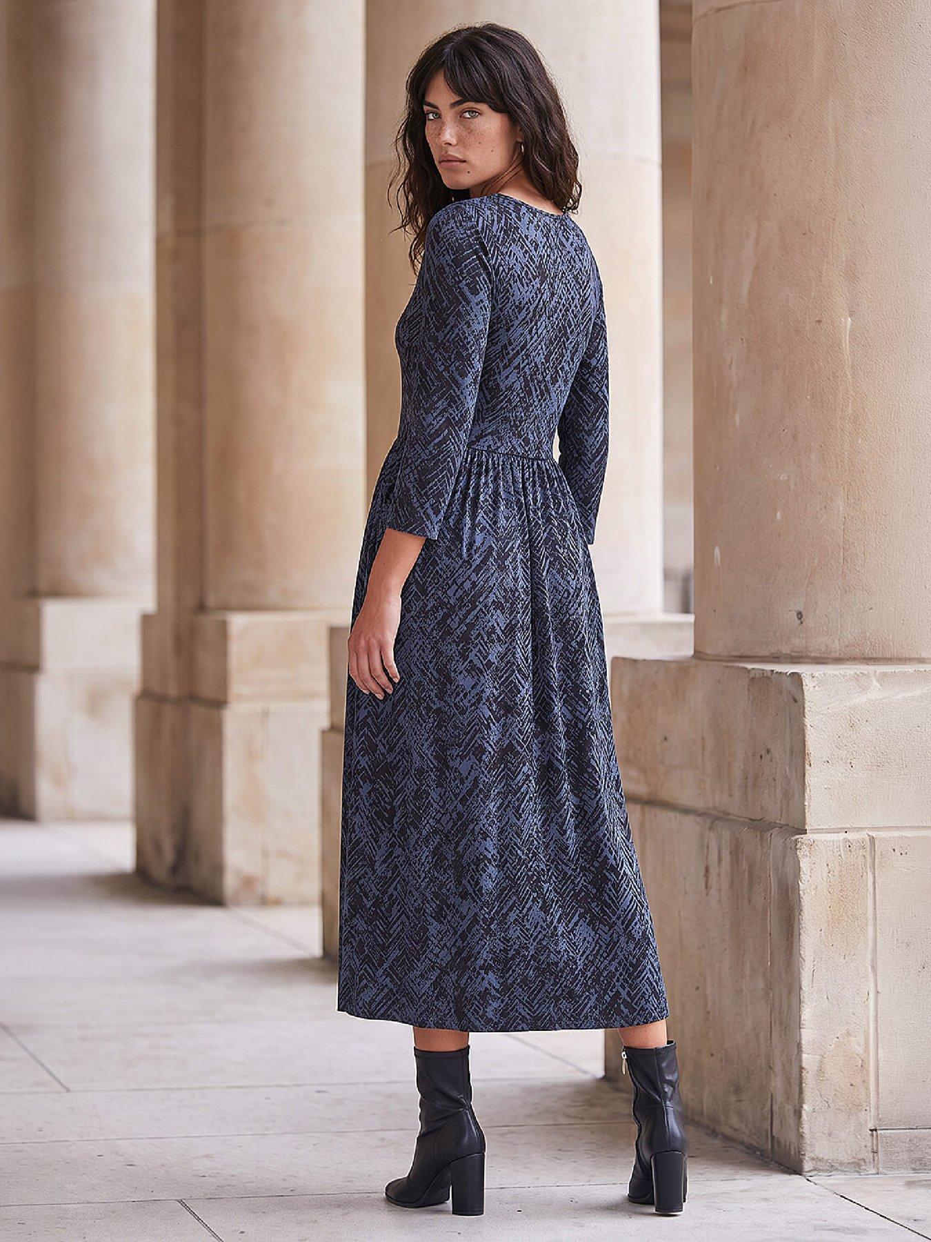 Image 4 of 4 of Roman Paisley Print Stretch Midi Dress