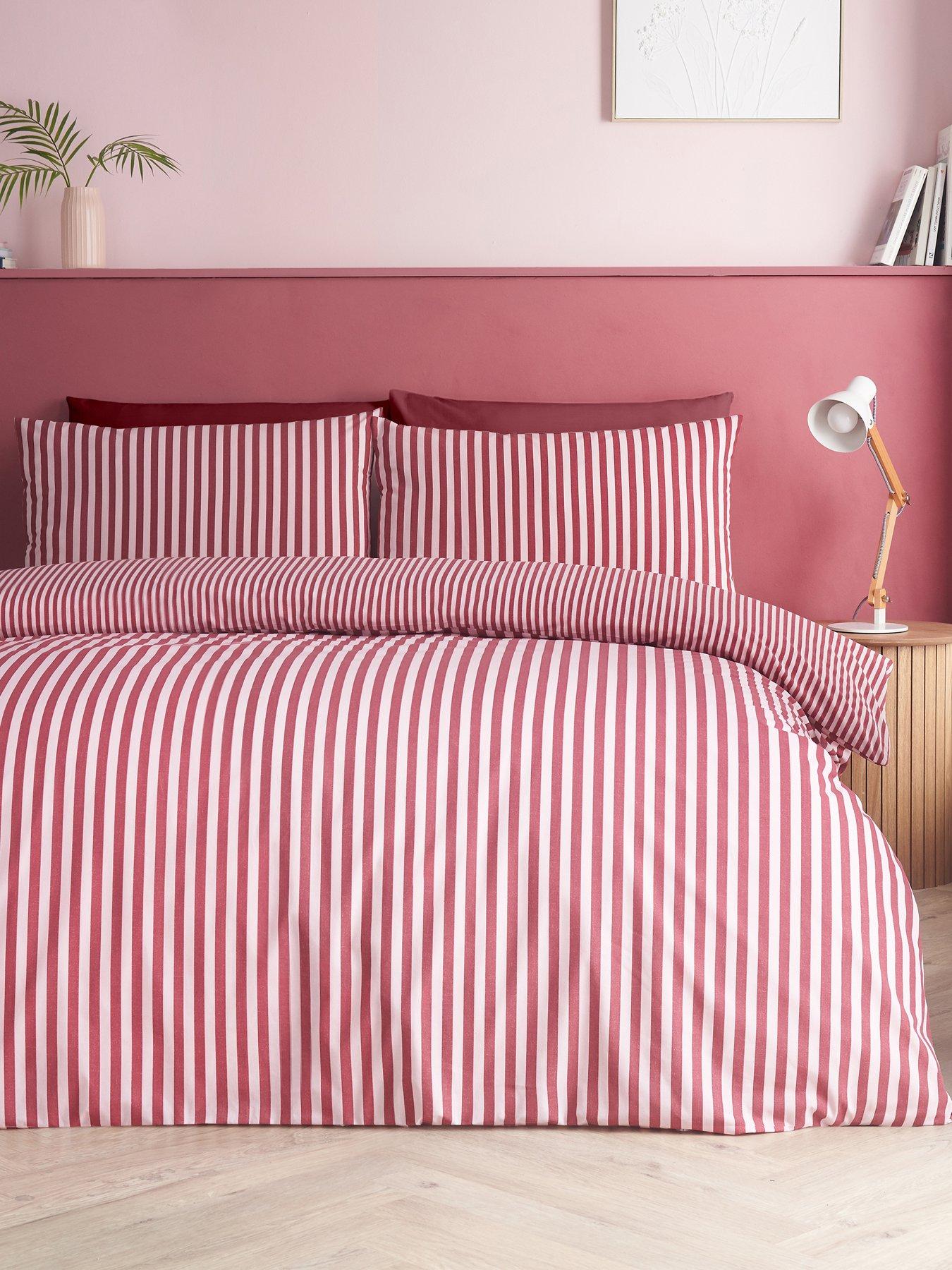 Catherine Lansfield Epping Textured Stripe Reversible Duvet Cover Set - Burgundy - Single - Image 4