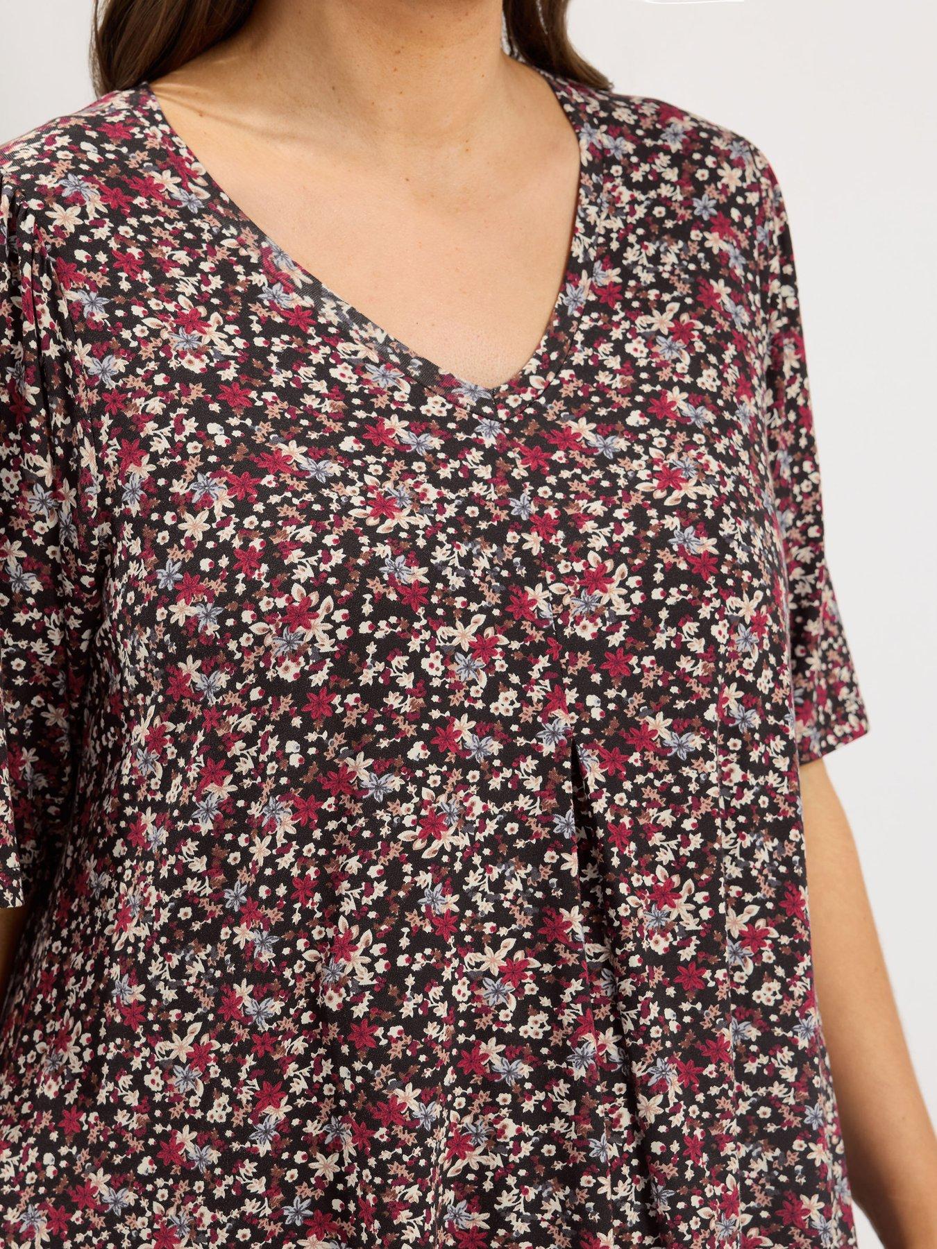 Image 4 of 4 of Yours Womens Curve Pleat Front Swing Top - Black