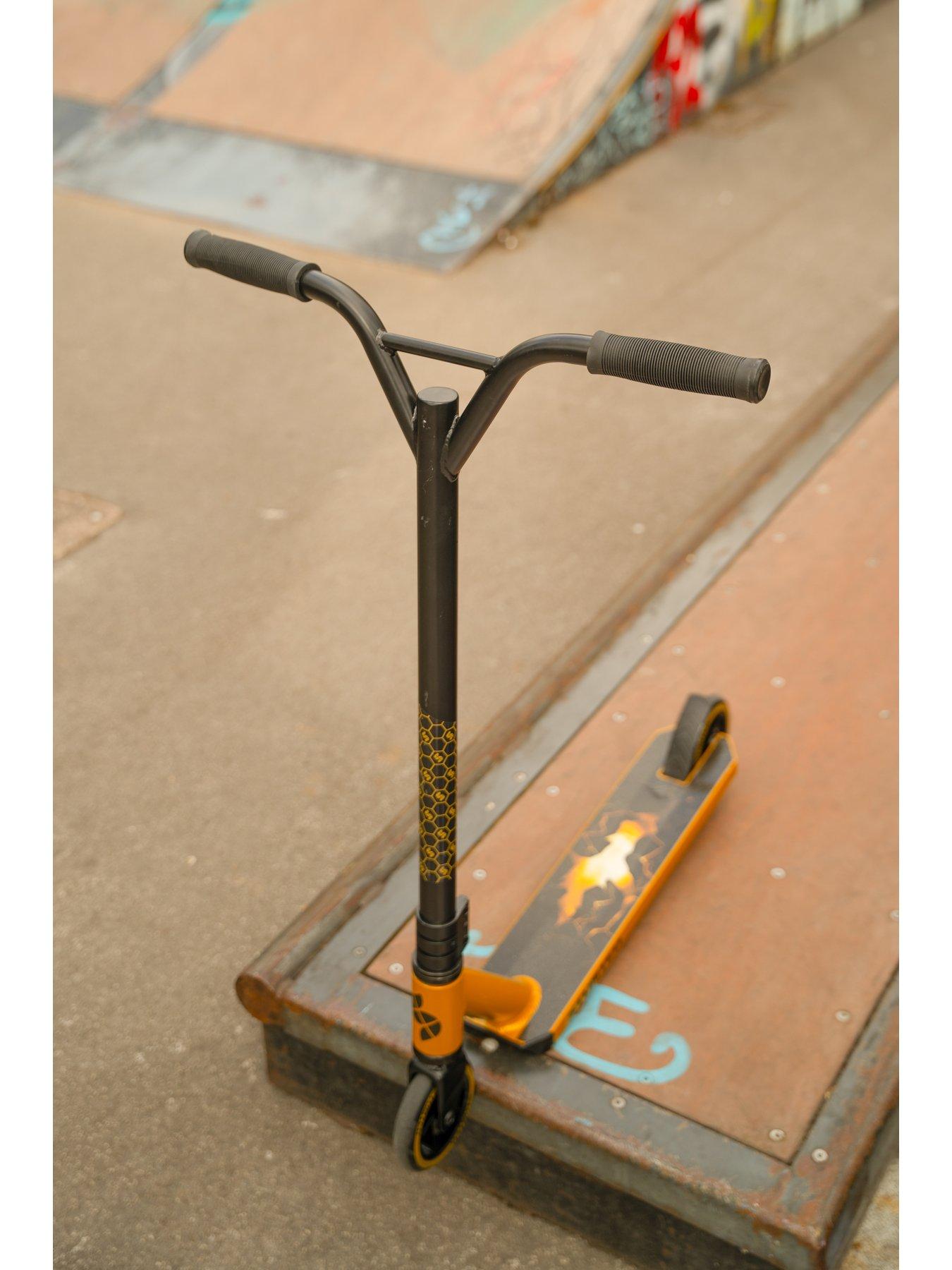 Image 3 of 8 of STUNTED Gold Dust Stunt Scooter