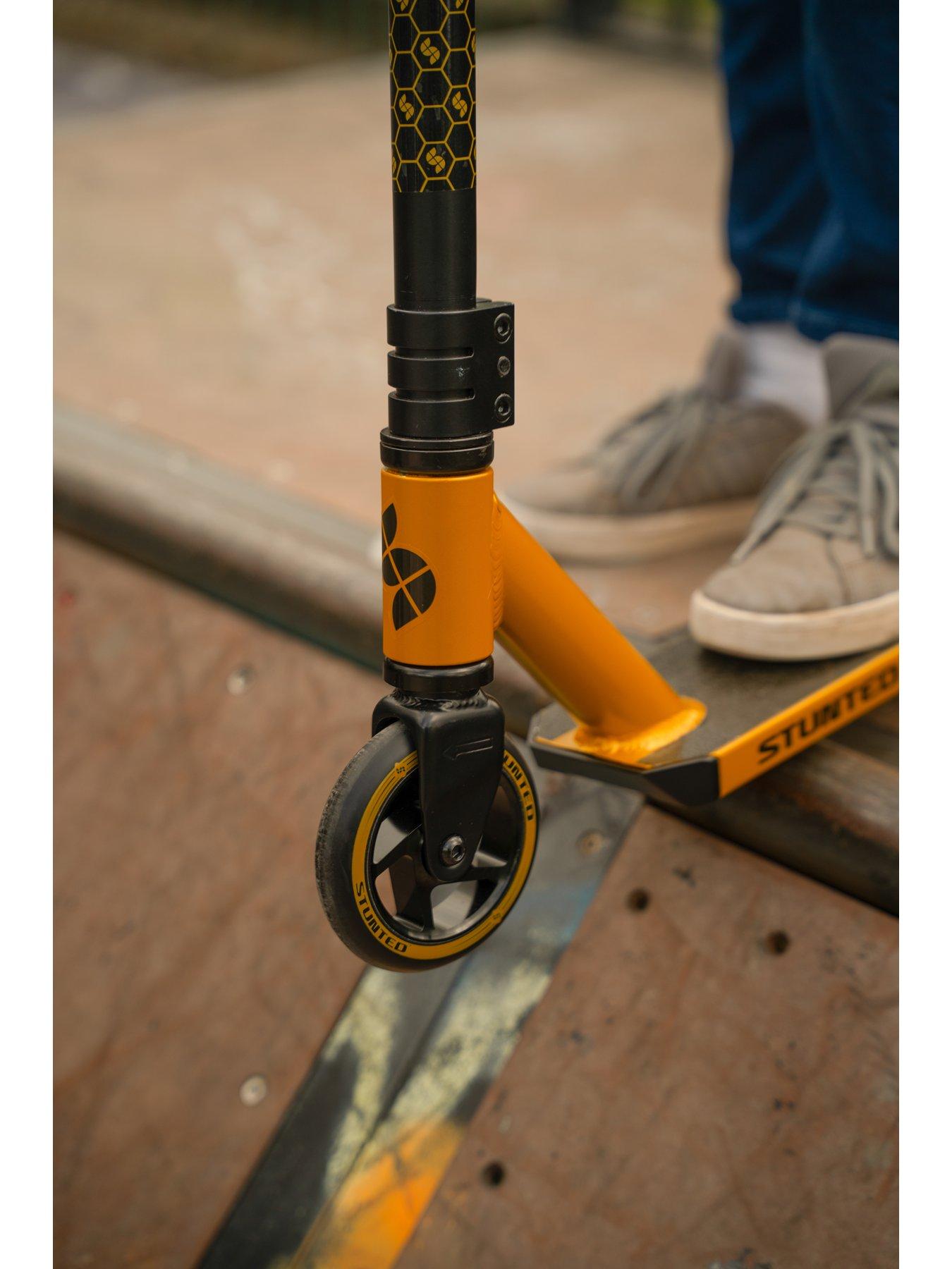 Image 4 of 8 of STUNTED Gold Dust Stunt Scooter