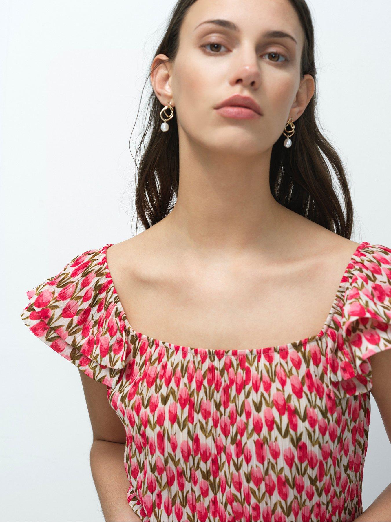 Image 4 of 6 of French Connection Floral Print Ruffle Cap Sleeve Peplum Top
