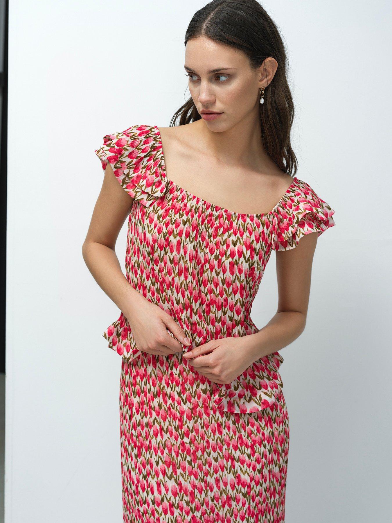 Image 5 of 6 of French Connection Floral Print Ruffle Cap Sleeve Peplum Top