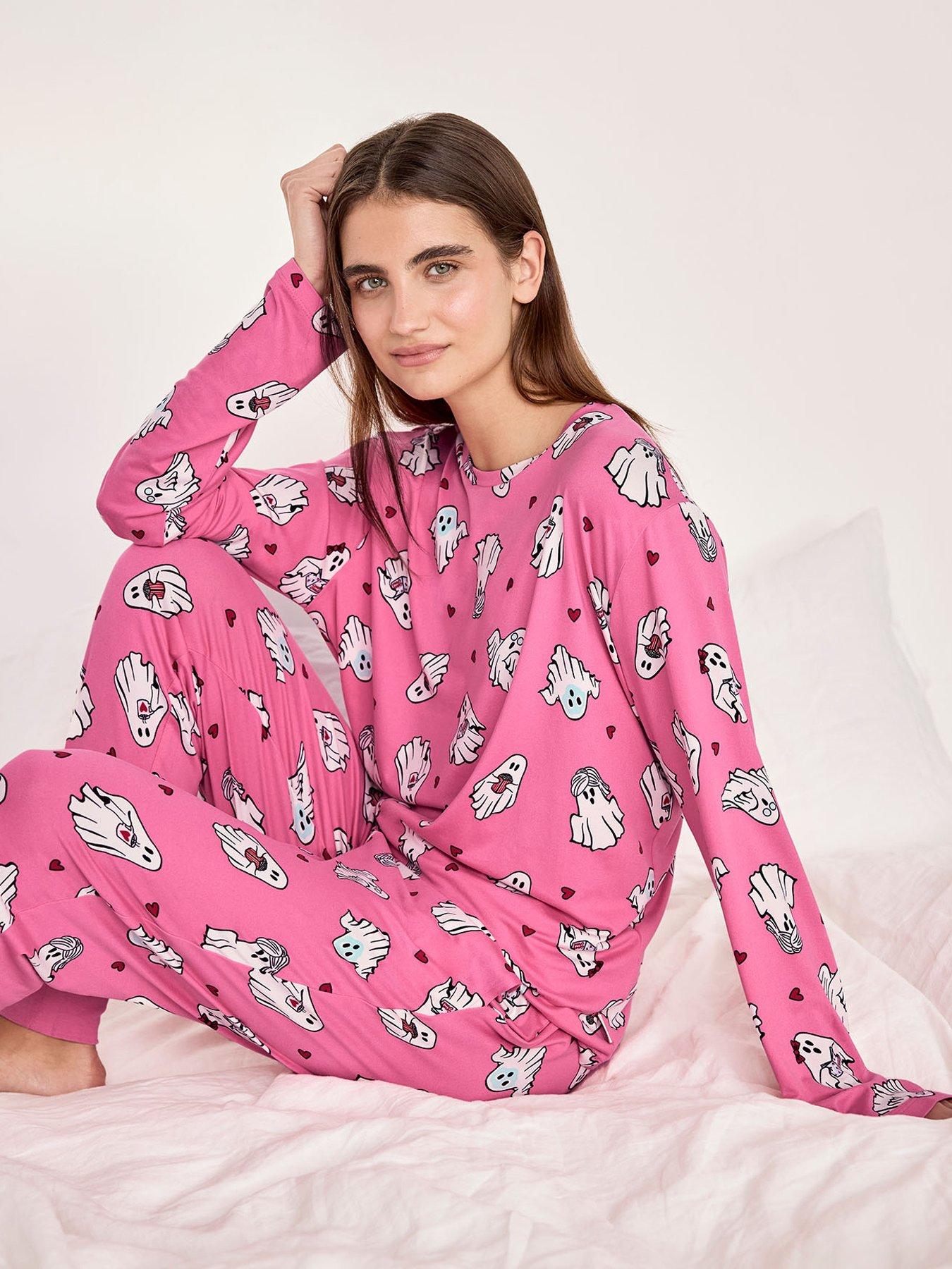 Image 3 of 6 of CHELSEA PEERS Womens Halloween Ghost Print Stretch Long Pyjama Set - Pink