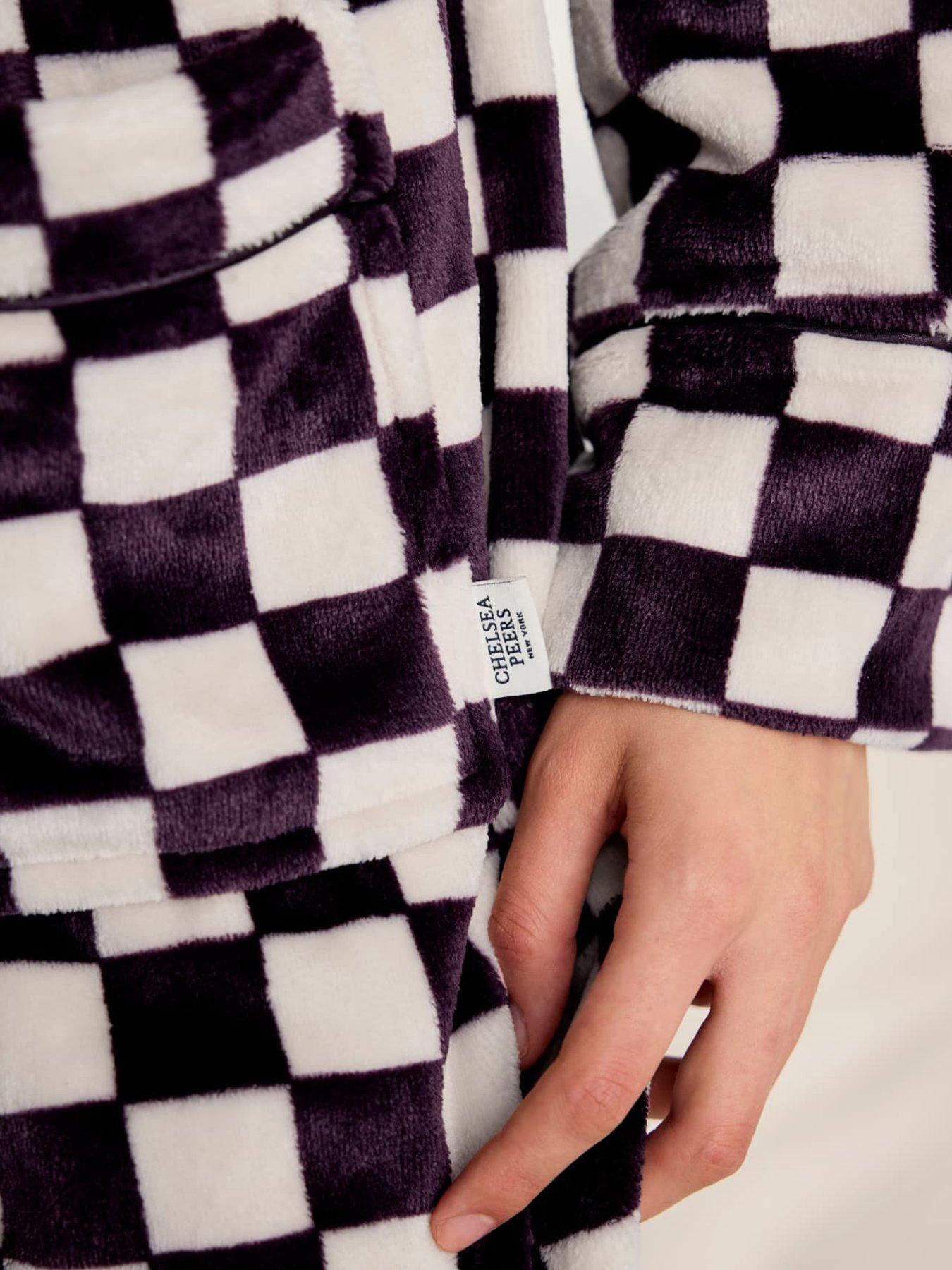Image 5 of 7 of CHELSEA PEERS Womens Checkerboard Fleece Tie Waist Dressing Gown - Red