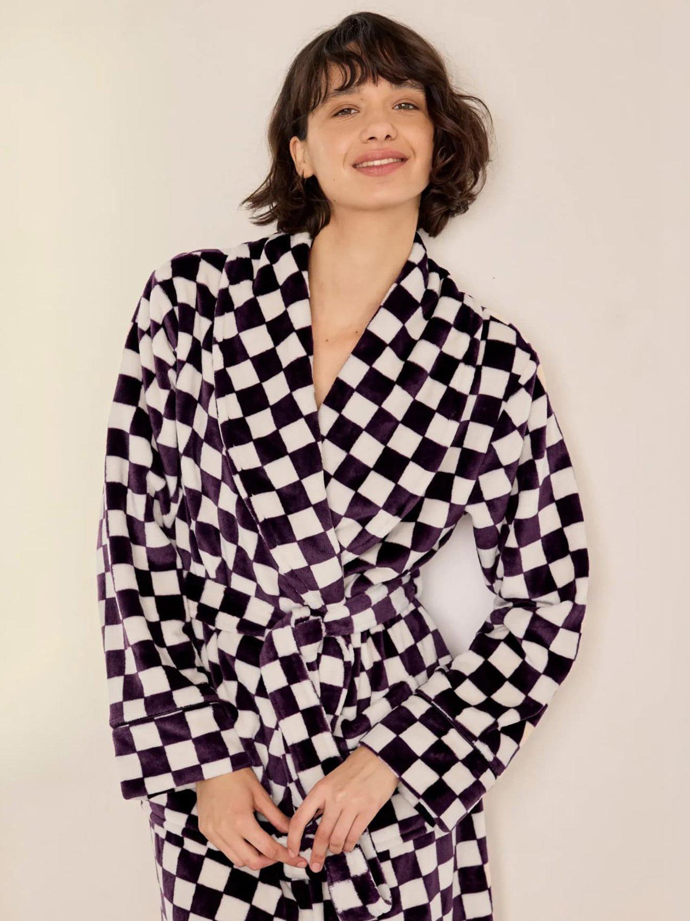 Image 6 of 7 of CHELSEA PEERS Womens Checkerboard Fleece Tie Waist Dressing Gown - Red