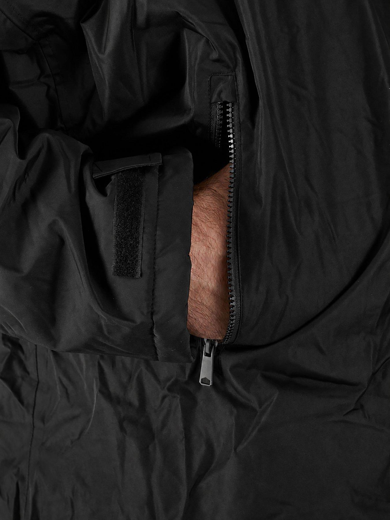 Image 5 of 7 of D555 D555 Sherpa Lined Showerproof Changing Robe