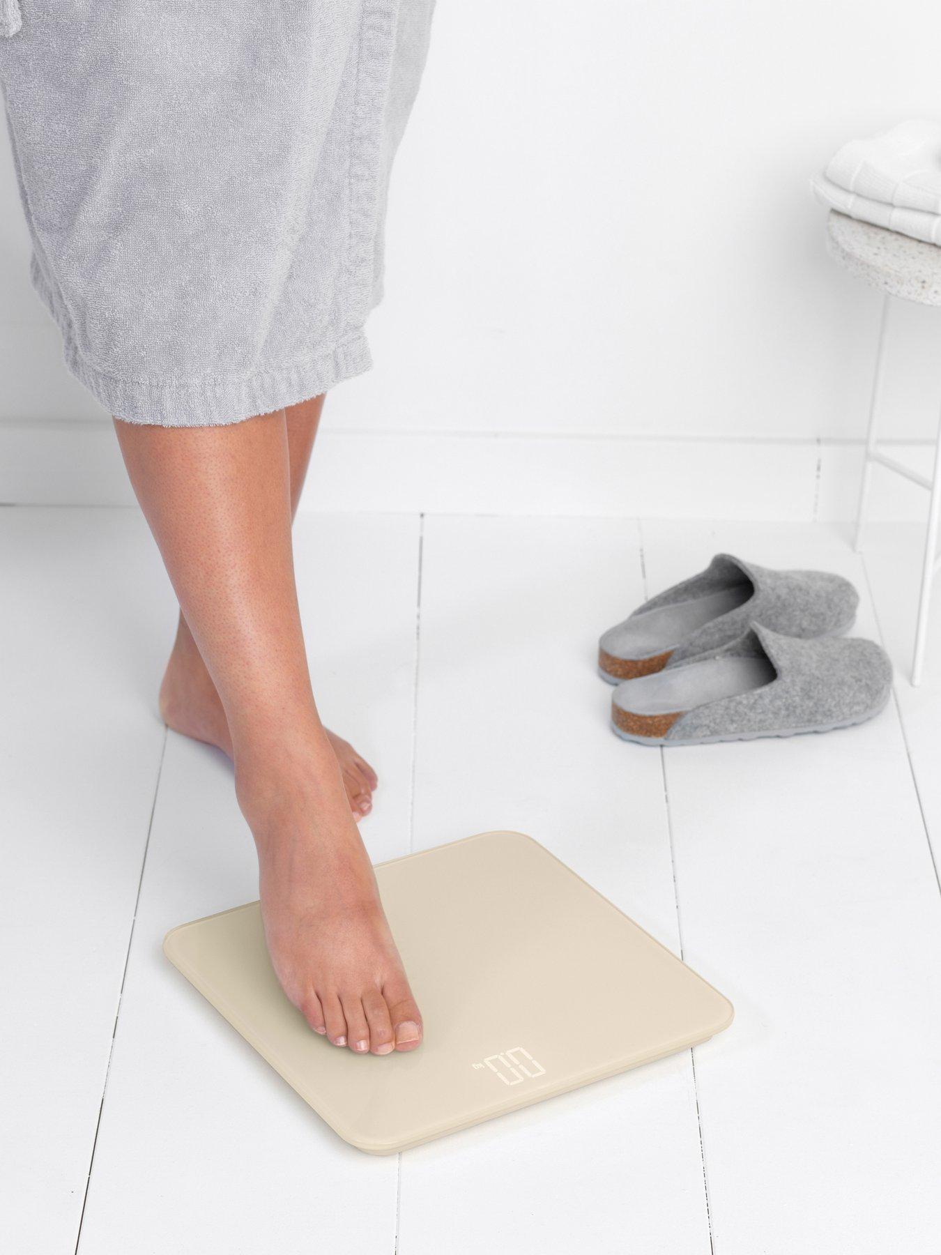 Image 4 of 7 of Brabantia Renew Digital Bathroom Scale