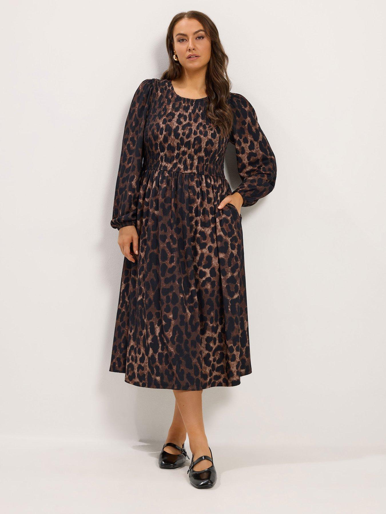 Image 3 of 4 of Yours Curve Shirred Midaxi Dress