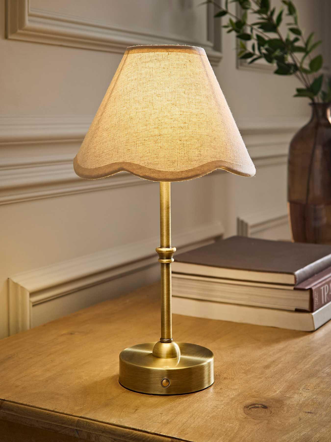 Valuelights Lowe Brushed Gold Rechargeable Table Light Base With Florie Natural Shade