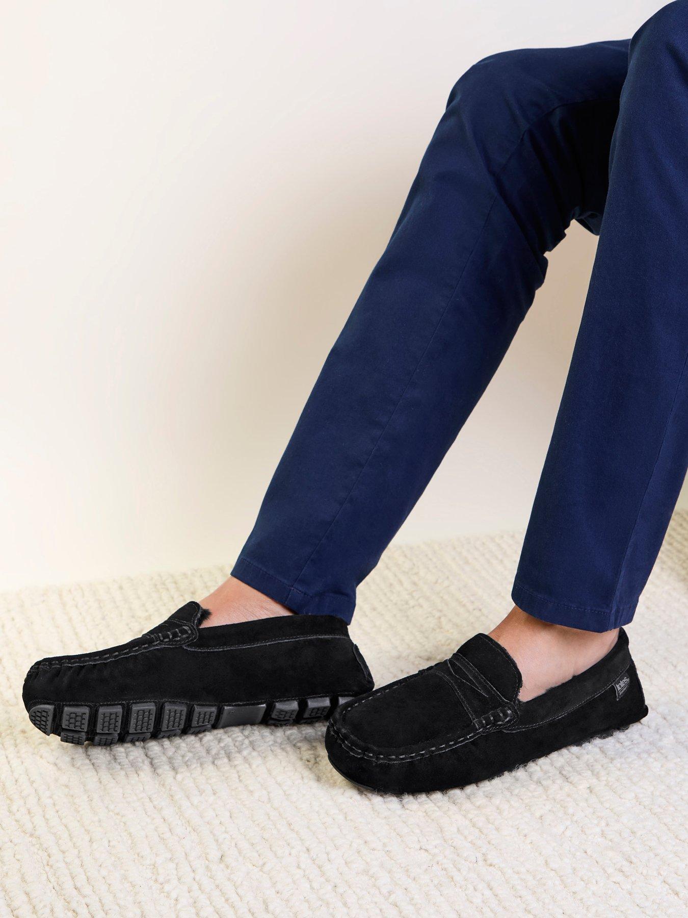 Image 6 of 6 of Totes Isotoner Mens Suede Moccasin Slippers With Faux Fur Lining - Black