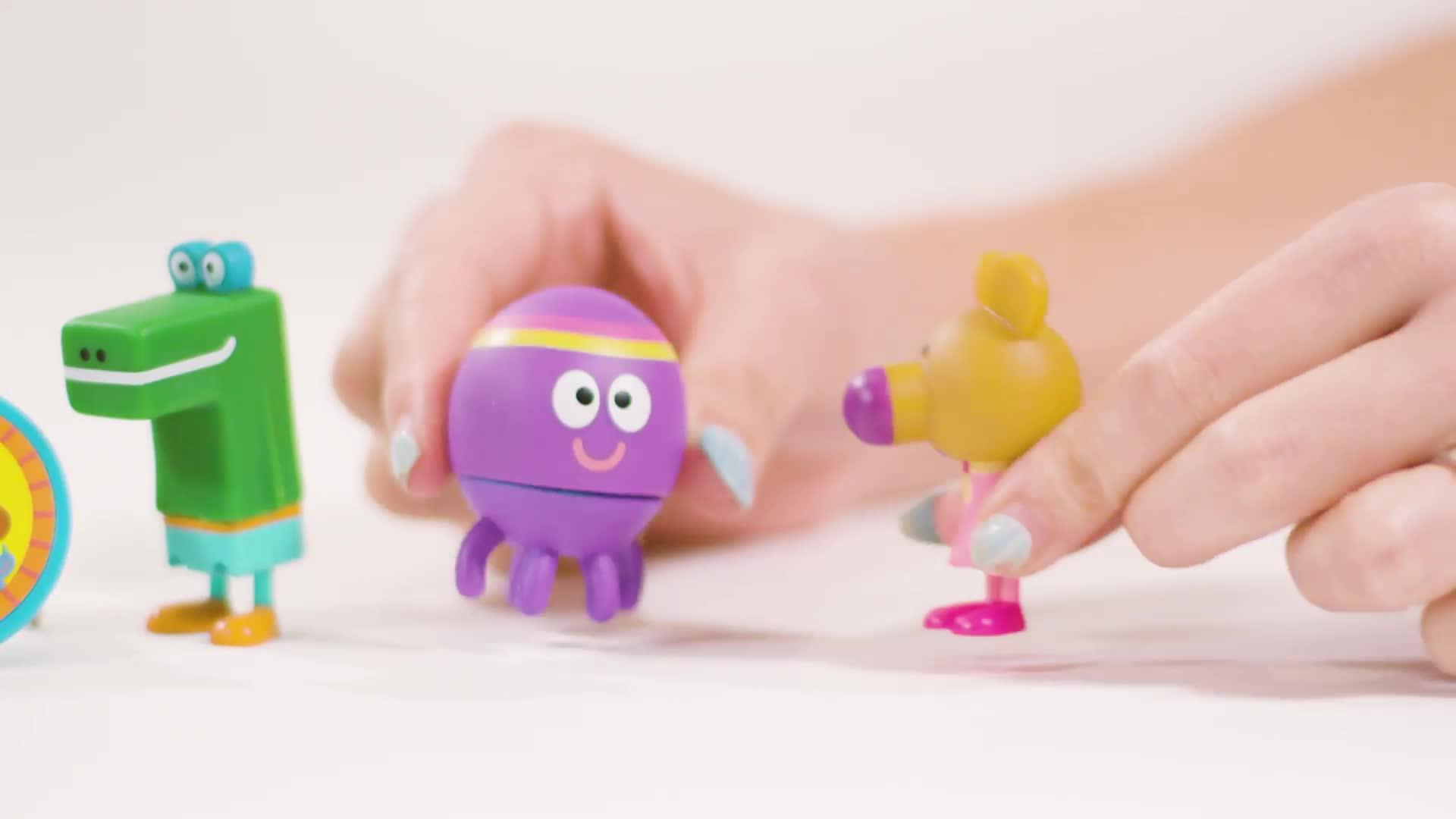 hey duggee figurine set