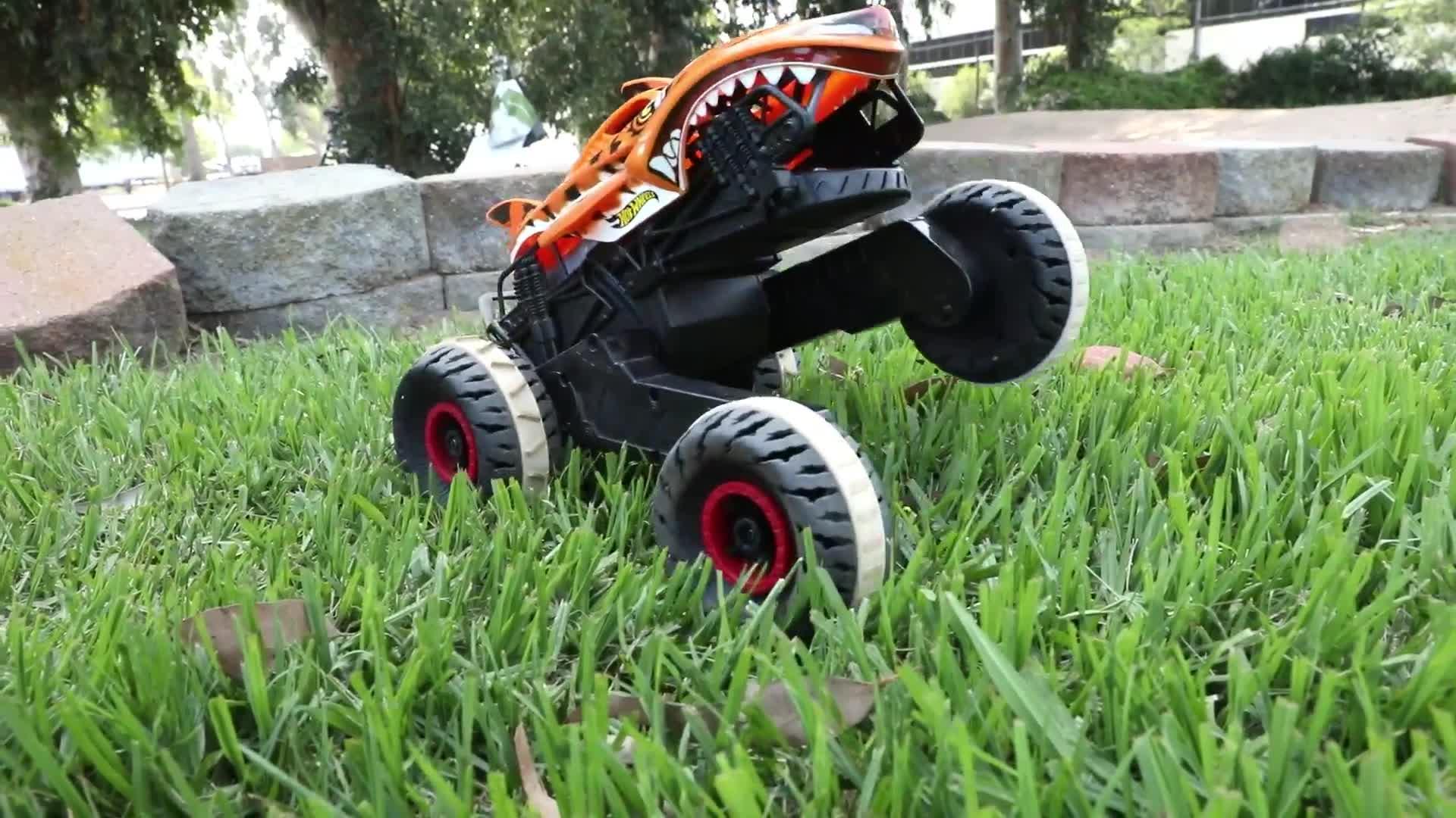 Image thumbnail 8 of 8 of Hot Wheels Monster Trucks Remote Control&nbsp;Unstoppable Tiger Shark