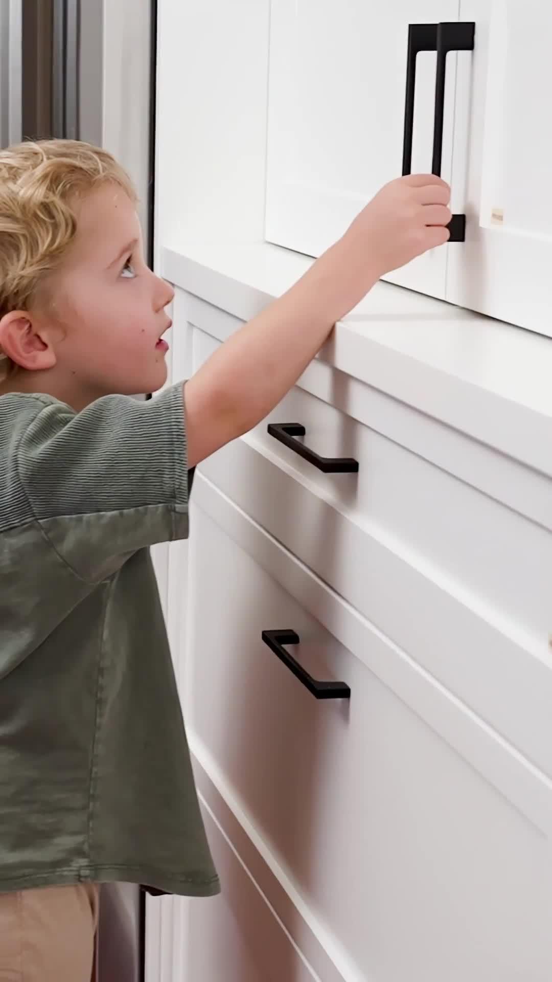 Image thumbnail 7 of 7 of Dreambaby Twist n Lock Multi Purpose Latch - 6 pack