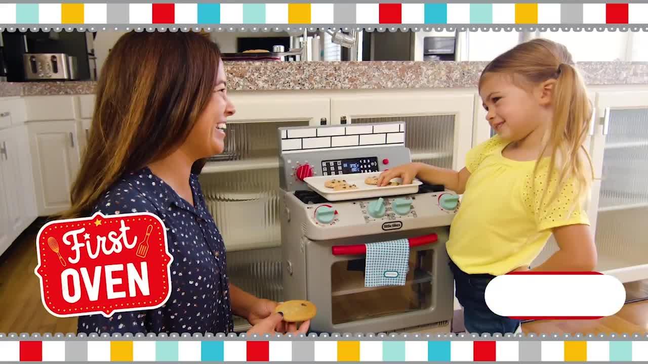  Little Tikes First Oven Realistic Pretend Play Appliance for  Kids, Play Kitchen with 11 Accessories and Realistic Cooking Sounds, Unique  Toy Multi-Color, Ages 2+ : Toys & Games