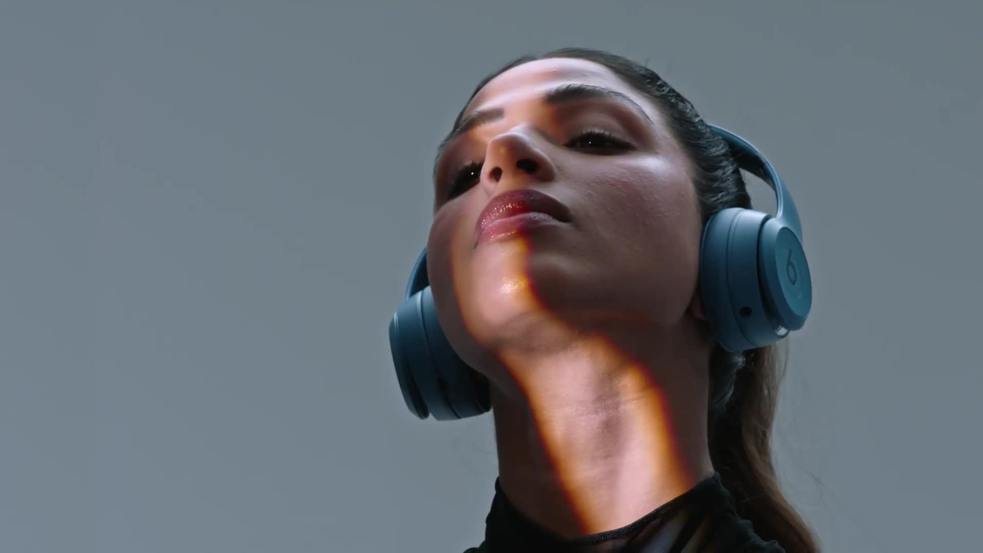 Image thumbnail 8 of 8 of Beats Solo 4&nbsp;On-Ear Wireless Headphones - Slate Blue