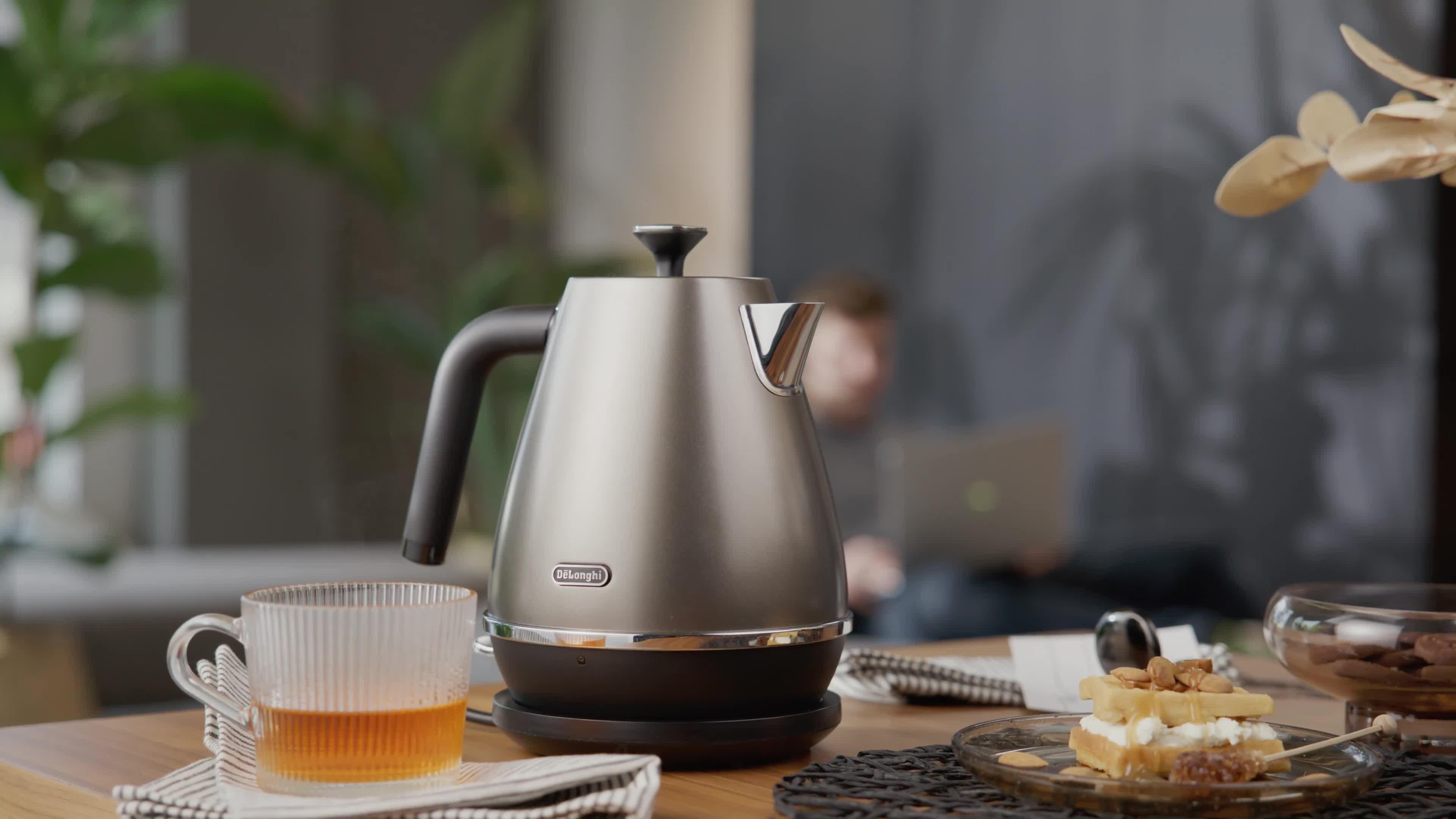 Image thumbnail 8 of 8 of DeLonghi Distinta X Kettle - Titanium