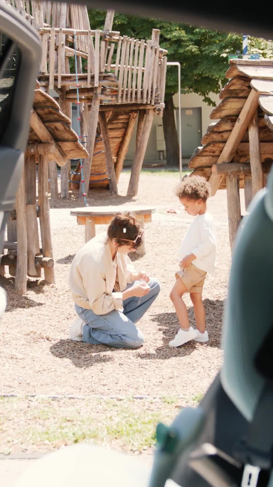 Image thumbnail 8 of 8 of Britax Kidfix Pro 3.5 Years - 12 Years Approx Height 100 - 150 cm i-SIZE ISOFIX Highback Booster Car Seat - Teak