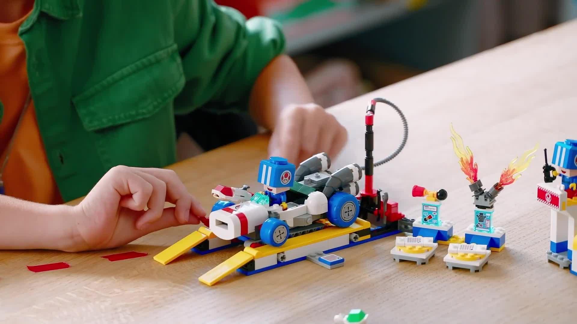 Image thumbnail 7 of 7 of LEGO Super Mario Mario Kart - Toads Garage