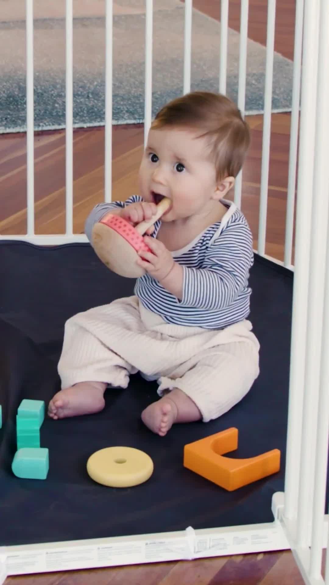 Image thumbnail 8 of 8 of Dreambaby Discovery 6&nbsp;Playpen - White