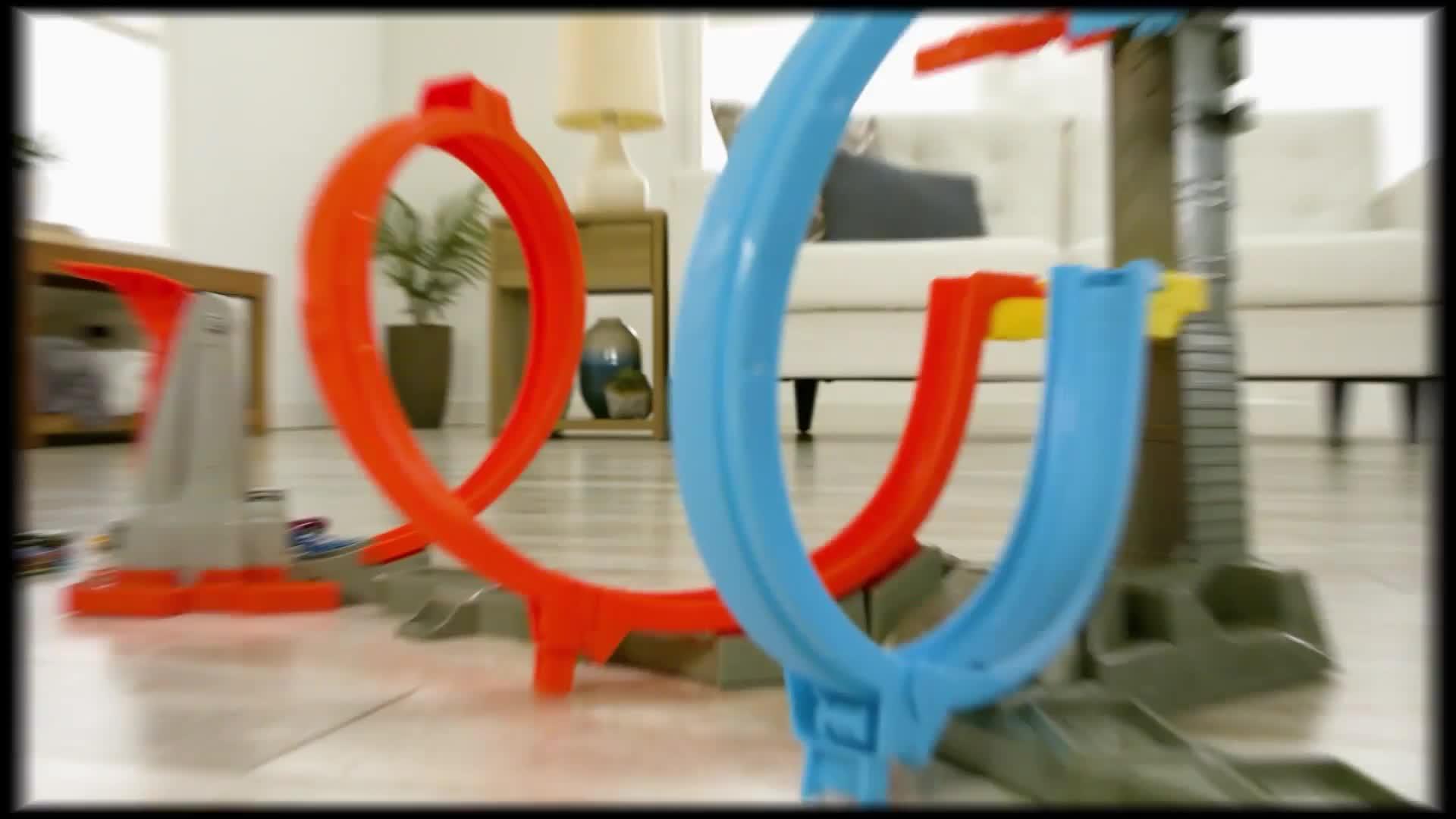 Image thumbnail 7 of 7 of Hot Wheels Loop &amp; Launch , track set