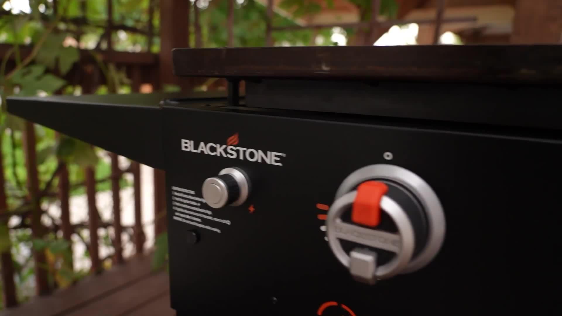 Image thumbnail 6 of 6 of Blackstone 28in Griddle BBQ Cooking Station
