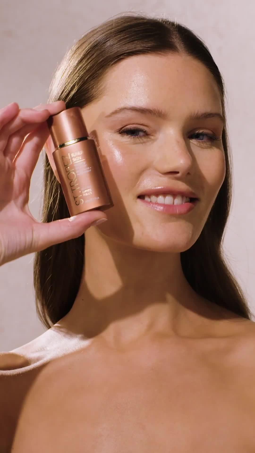 Image thumbnail 8 of 8 of St Tropez ST. TROPEZ Ultimate Tan Face Brush