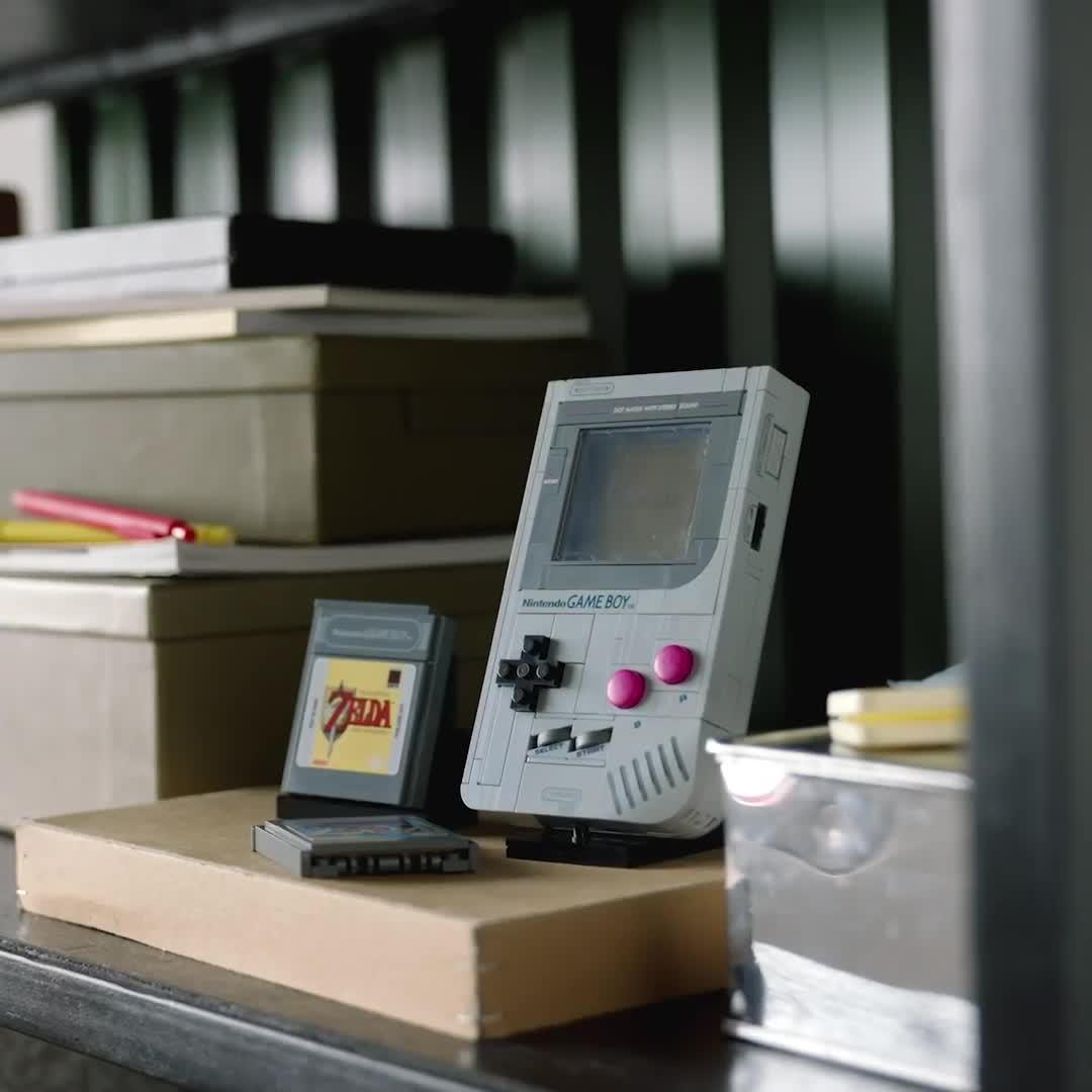 Image thumbnail 8 of 8 of LEGO Super Mario Game Boy Model Kit for Adults 72046
