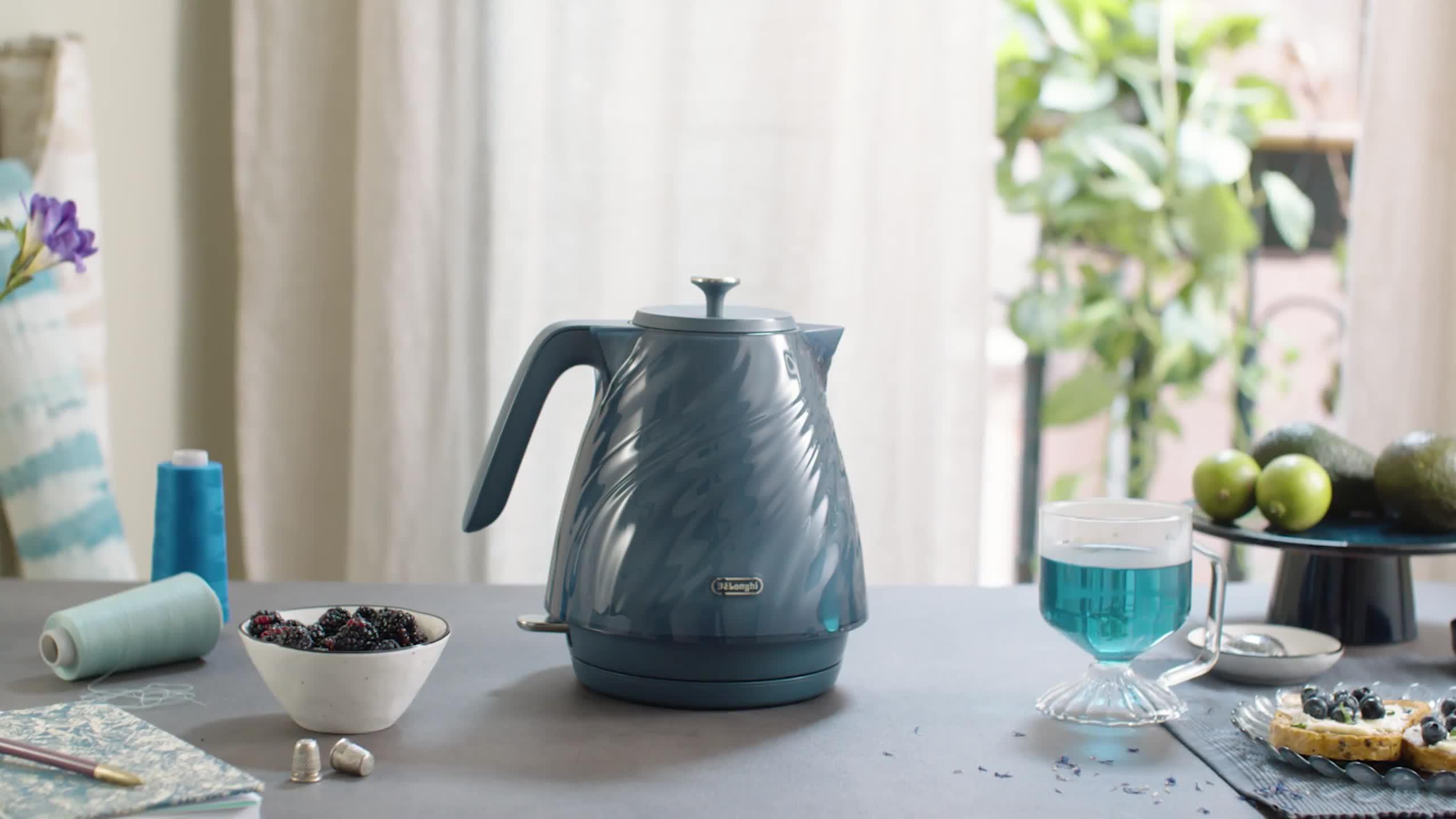 Image thumbnail 7 of 7 of DeLonghi Ballerina Seta Kettle - Blue