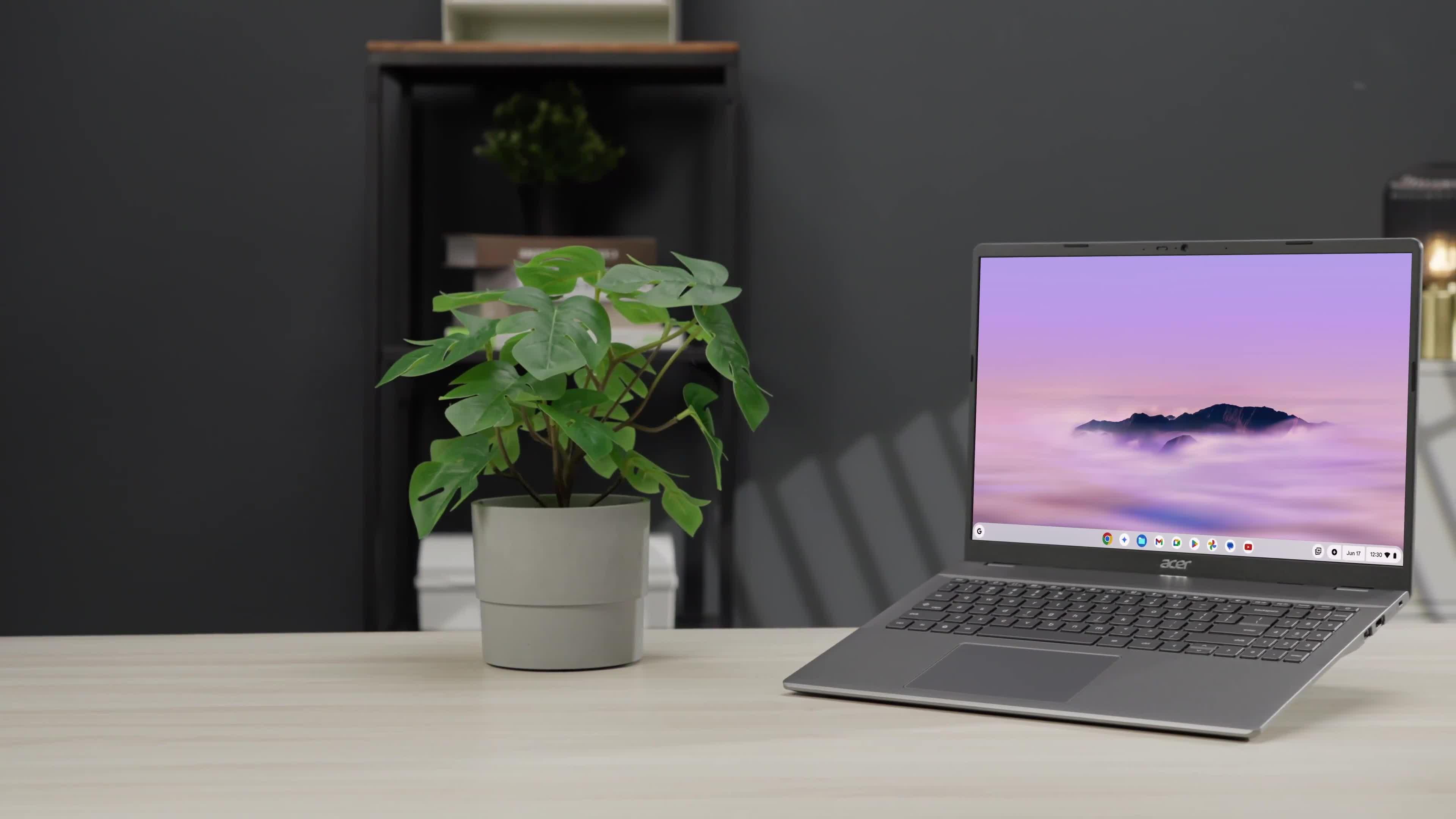 Image thumbnail 7 of 7 of Acer Chromebook Plus - 16in - Intel Core i5 - 8GB RAM - 256GB - Iron