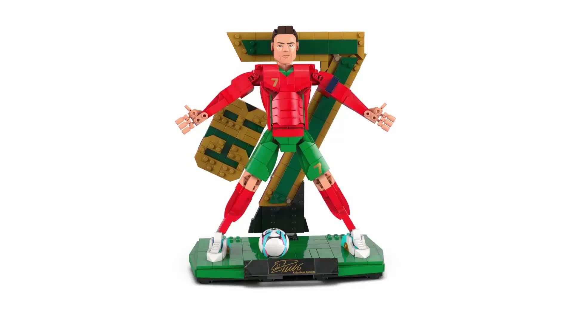 Image thumbnail 8 of 8 of LEGO Editions Cristiano Ronaldo - Football Legend 43016