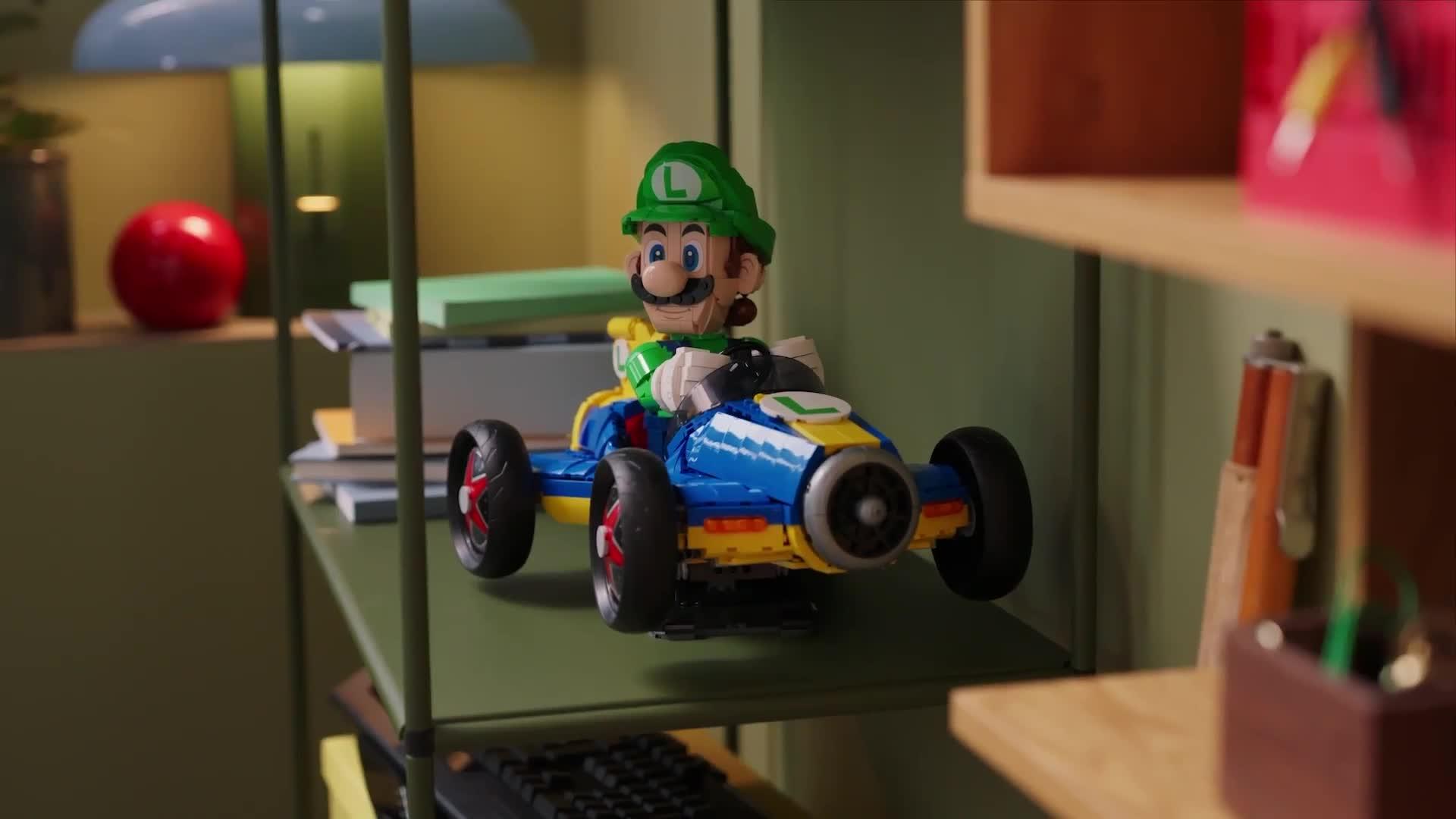 Image thumbnail 8 of 8 of LEGO Super Mario Mario Kart&trade; &ndash; Luigi &amp; Mach 8 Set 72050