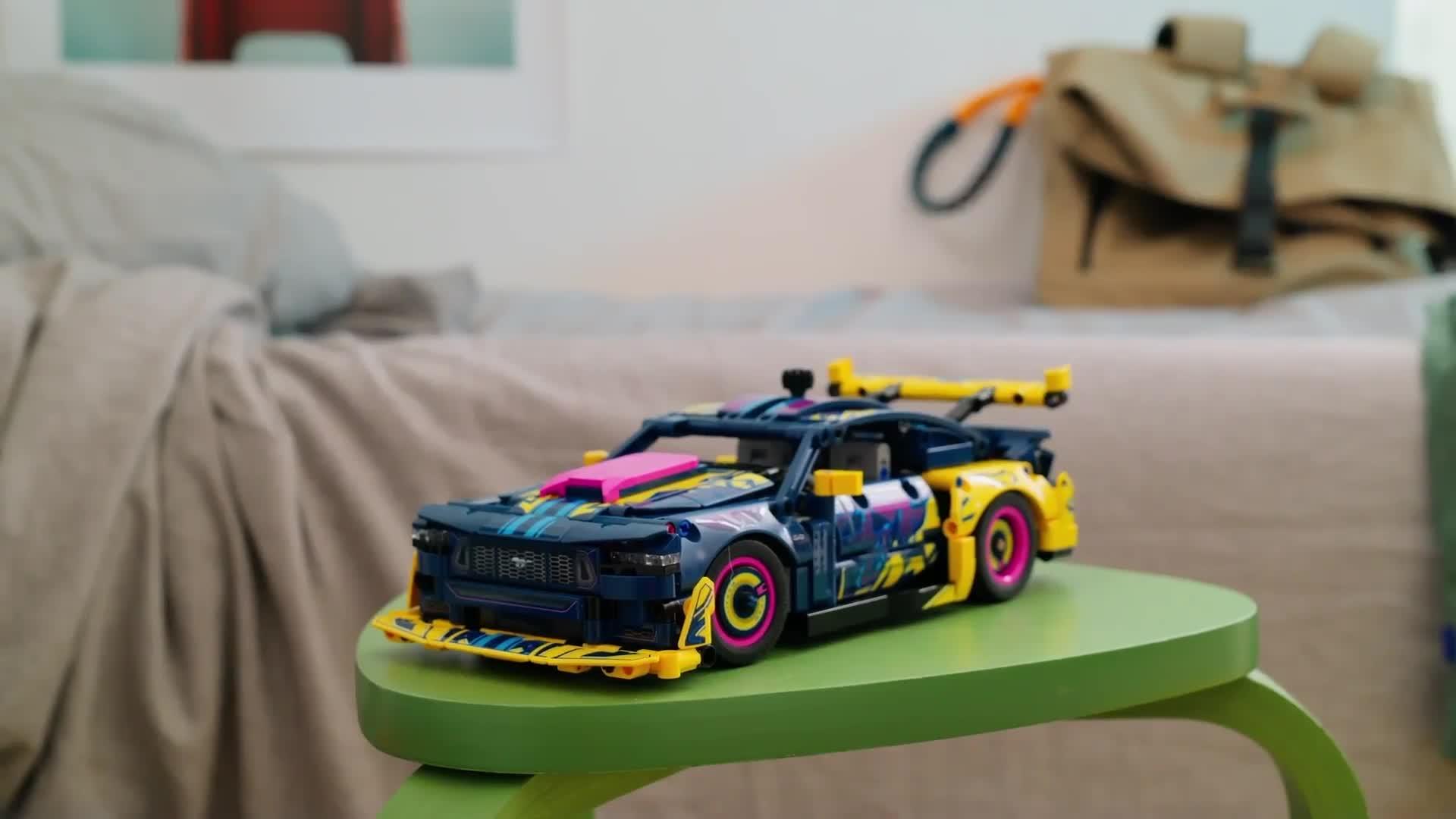 Image thumbnail 8 of 8 of LEGO Technic Ford Car 42236